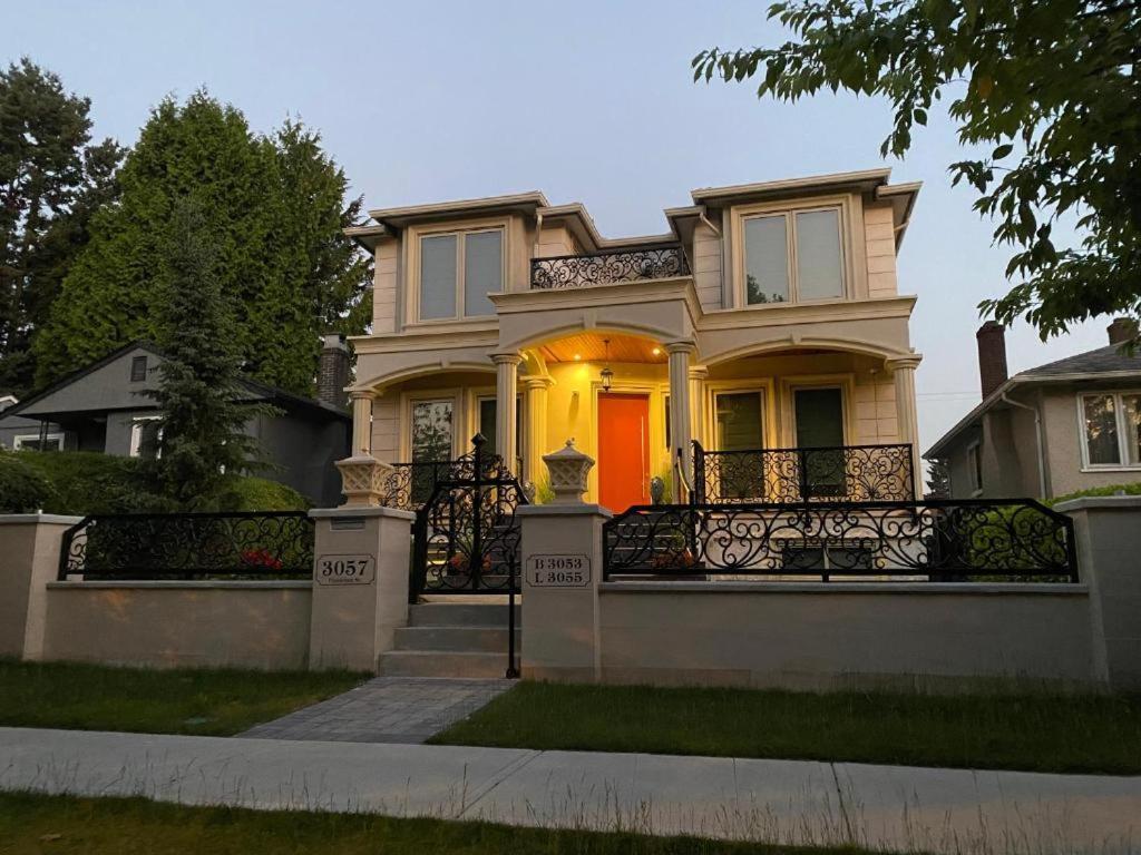 Milano Luxury Suite Vancouver Zewnętrze zdjęcie